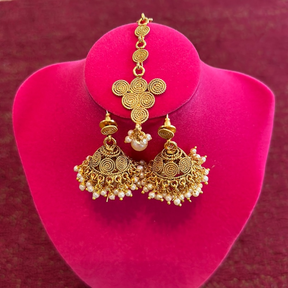 Golden Jumkis with Cluster Pearls and Mang Tika